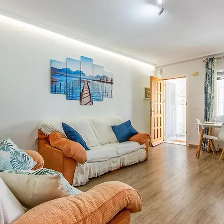 Cozy In With Kitchen Apartment *