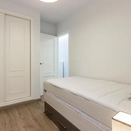 Cozy In With Kitchen Apartment *